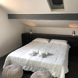 Camera con letto king size